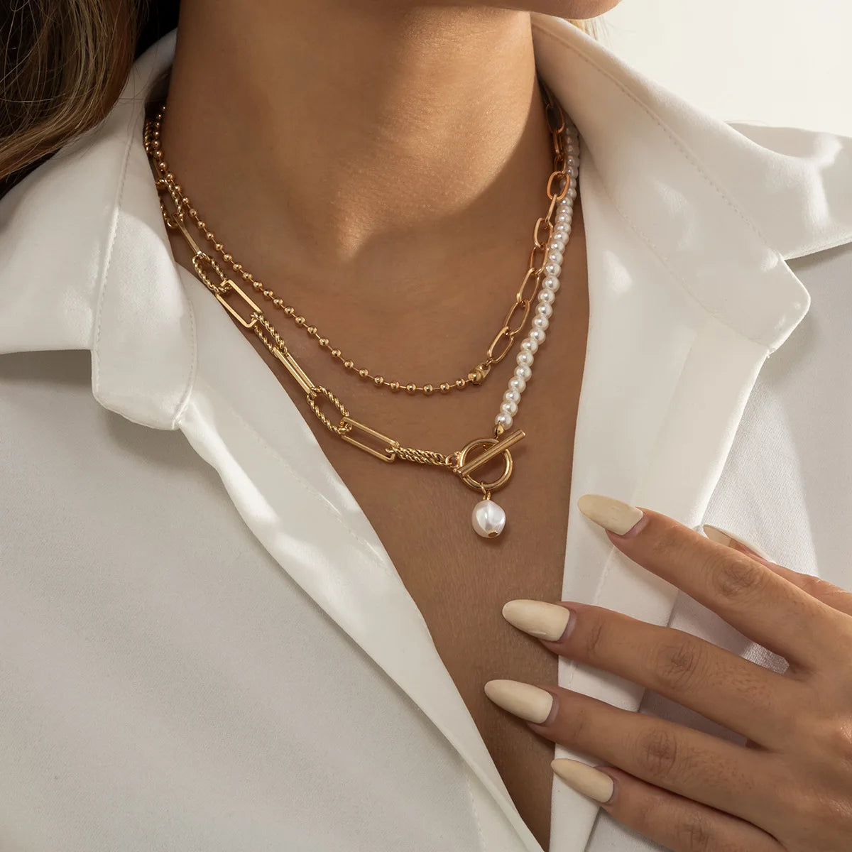 Multi-Layer White Imitation Pearl Necklace Bead Chain Punk Ladies Wedding Short Clavicle Necklac Girl Charm Banquet Jewelry
