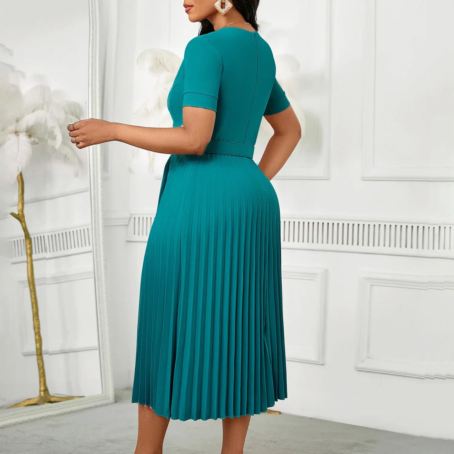 Sexy Short Sleeve V-Neck Elegant African Pleated Dress High Waist Midi Dress Fashionable Atmosphere Casual Elegant Style