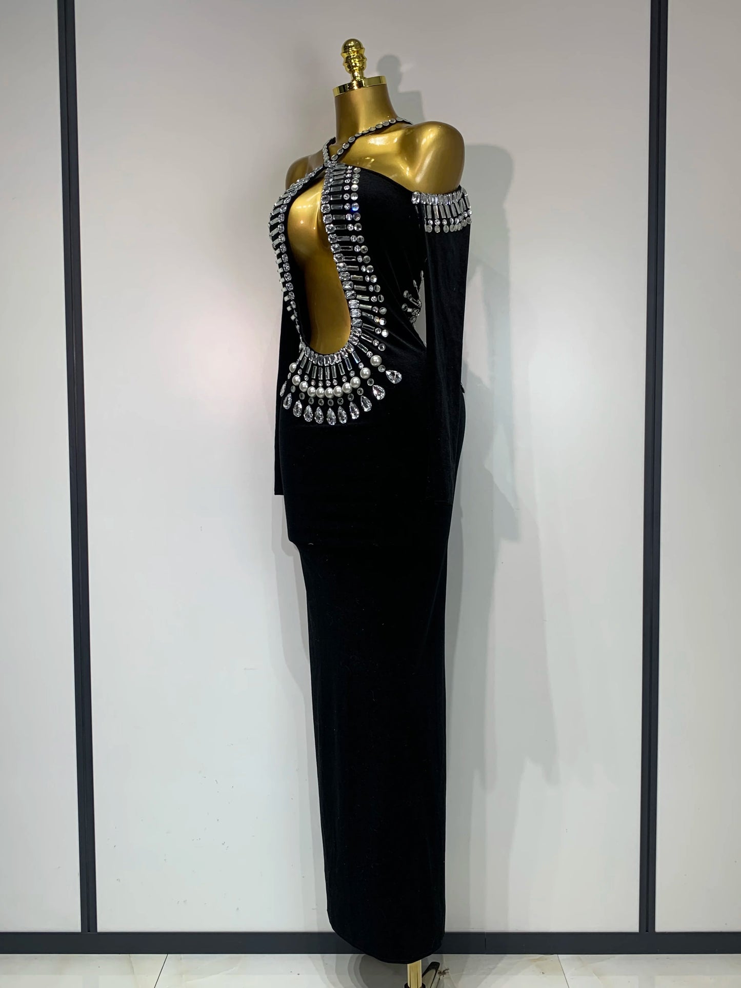 Luxury Birthday Dress Sexy Black Velvet Hollow Out Bodycon Dress Halter Evening Dress Drag Queen Nightclub Wedding Dress