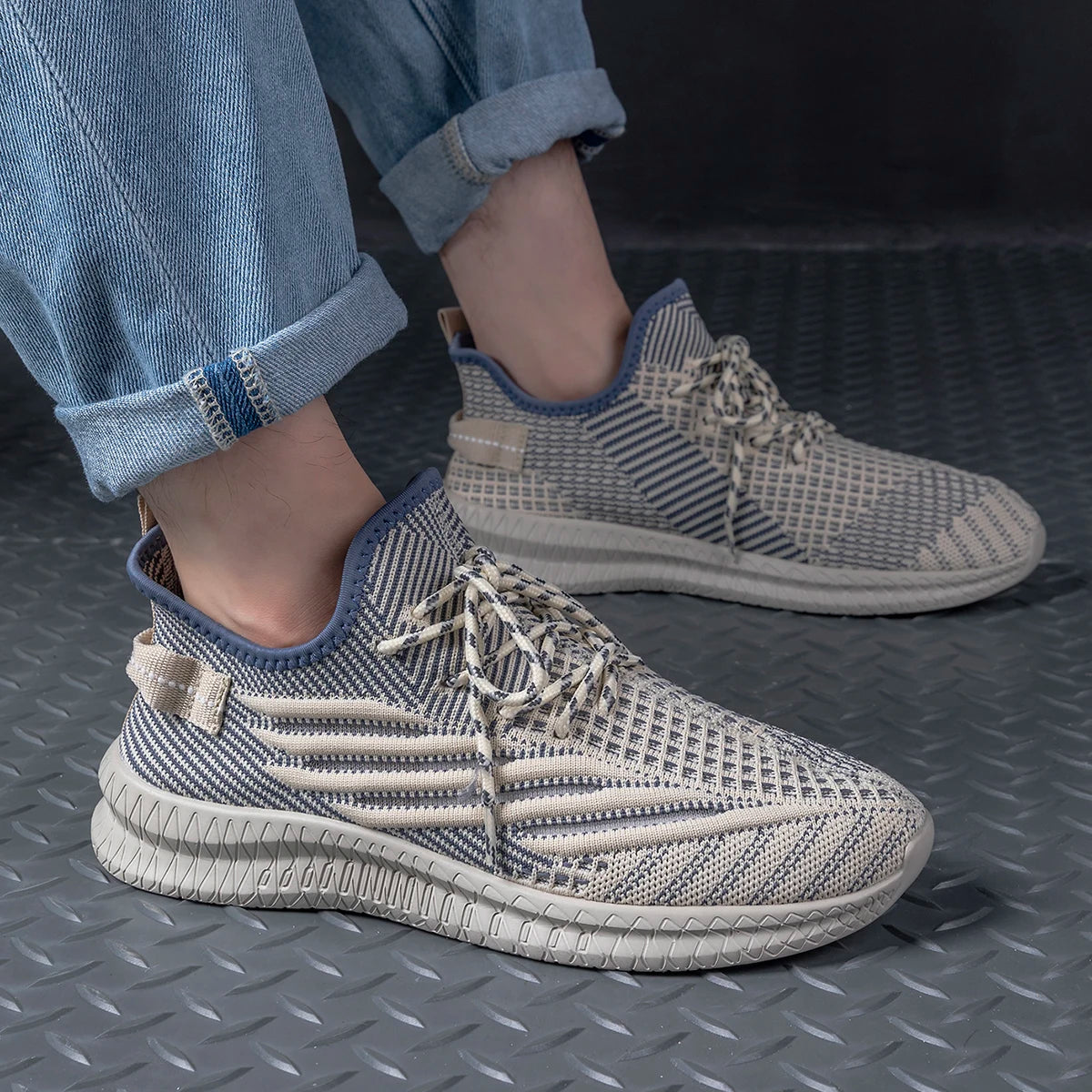 2023 Mesh Men casual shoes Summer Breathable Sneakers Comfortable Lightweight Walking Footwear Male Running Sport Shoes