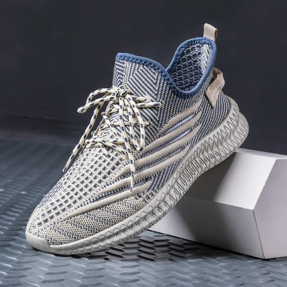2023 Mesh Men casual shoes Summer Breathable Sneakers Comfortable Lightweight Walking Footwear Male Running Sport Shoes