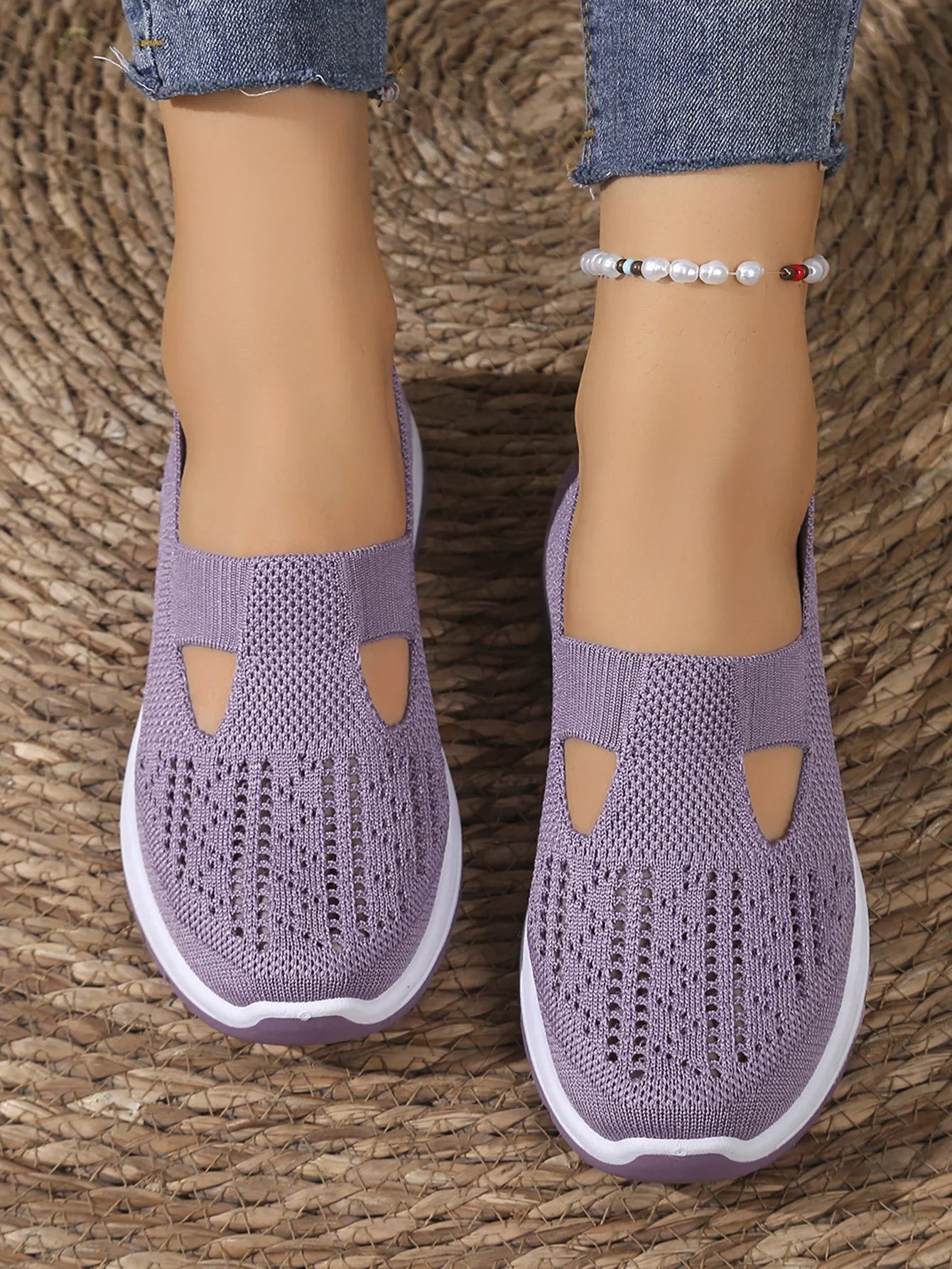 Women's Casual Sports Shoes with Breathable Mesh, Fashionable and Versatile, Soft Soles, Comfortable and Casual 2026 New