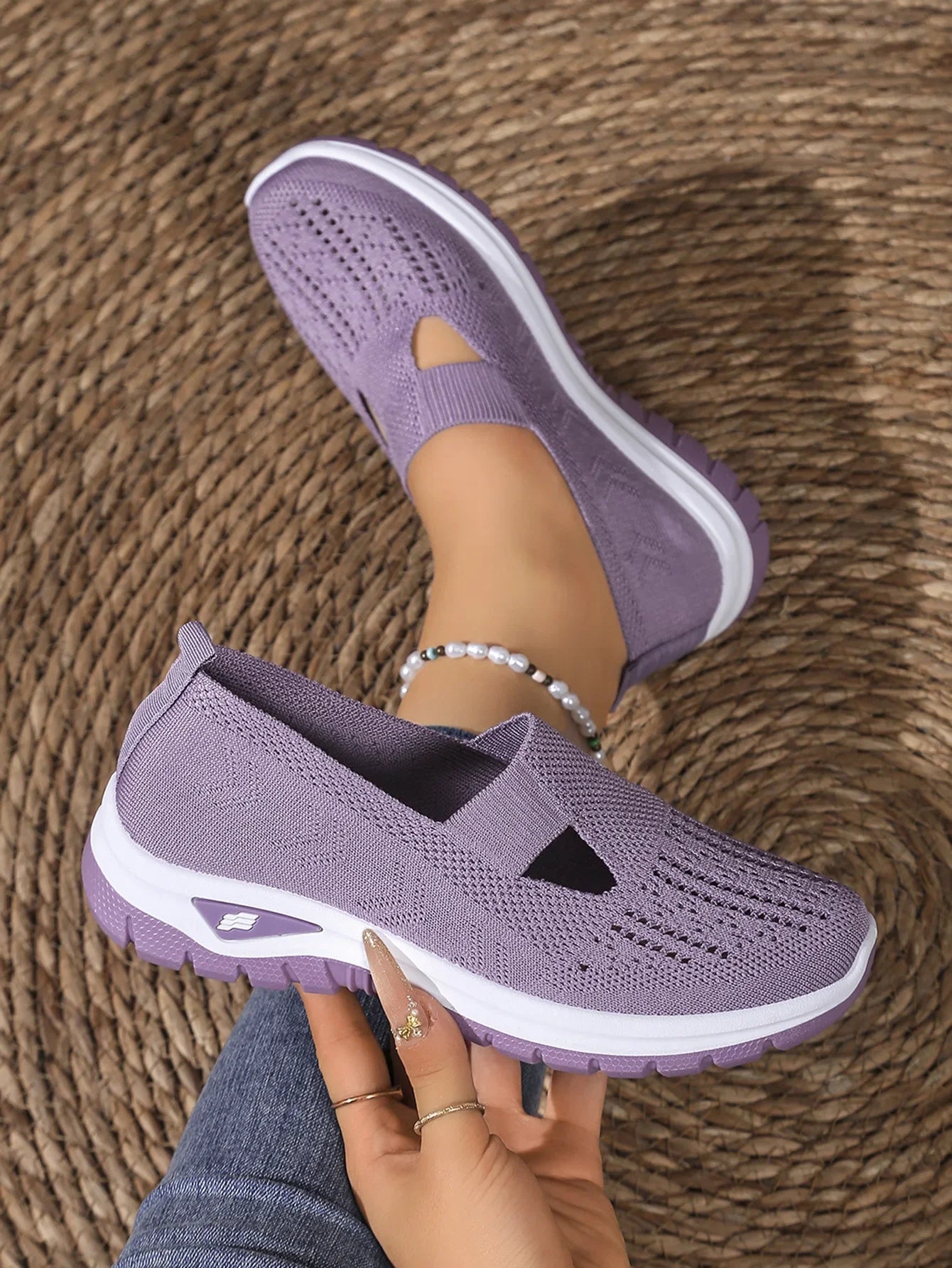 Women's Casual Sports Shoes with Breathable Mesh, Fashionable and Versatile, Soft Soles, Comfortable and Casual 2026 New