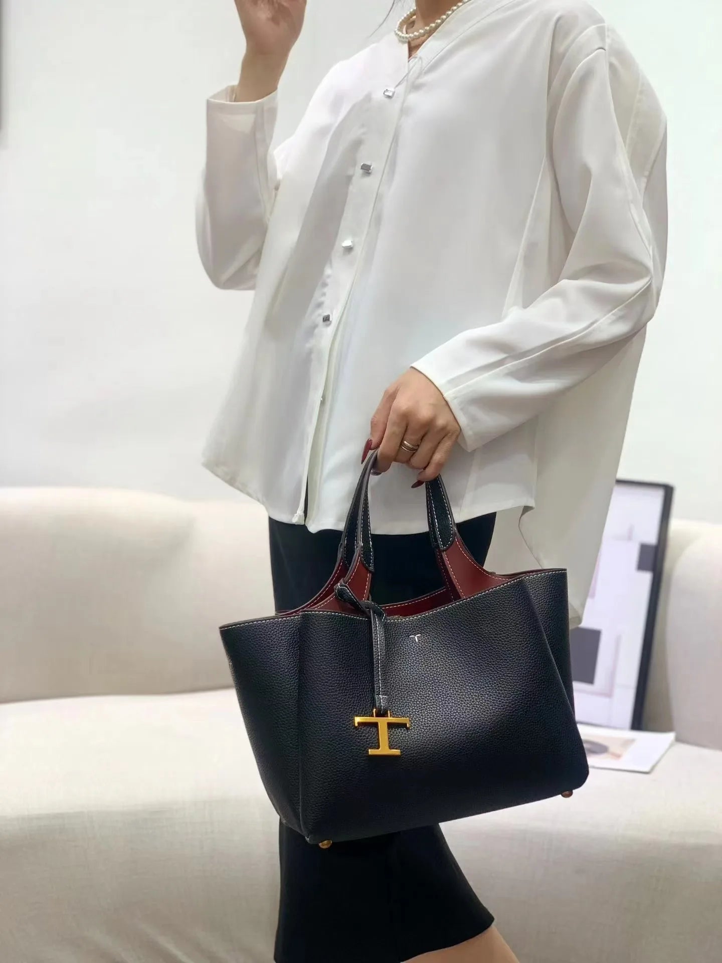 Fashionable Minimalist Diaper Bag: Elegant Crossbody Messenger Bag For Women With Luxury Designer Logo And Large Capacity