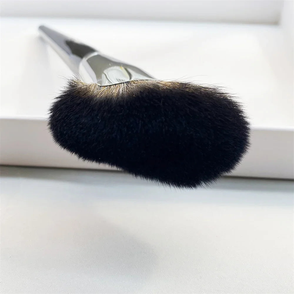 Pro Demi Fan Brush 72 Featherweight Soft Bristle Seamless Setting Powder Cosmetics Makeup Brush Beauty Tools