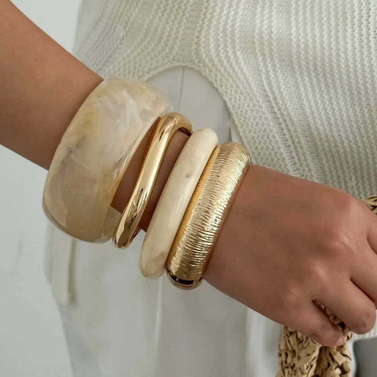KunJoe Bohemian Stackable Off White Resin Acrylic Bracelet Women Vintage Geometric Round Metal Bangle Bracelet Fashion Jewelry