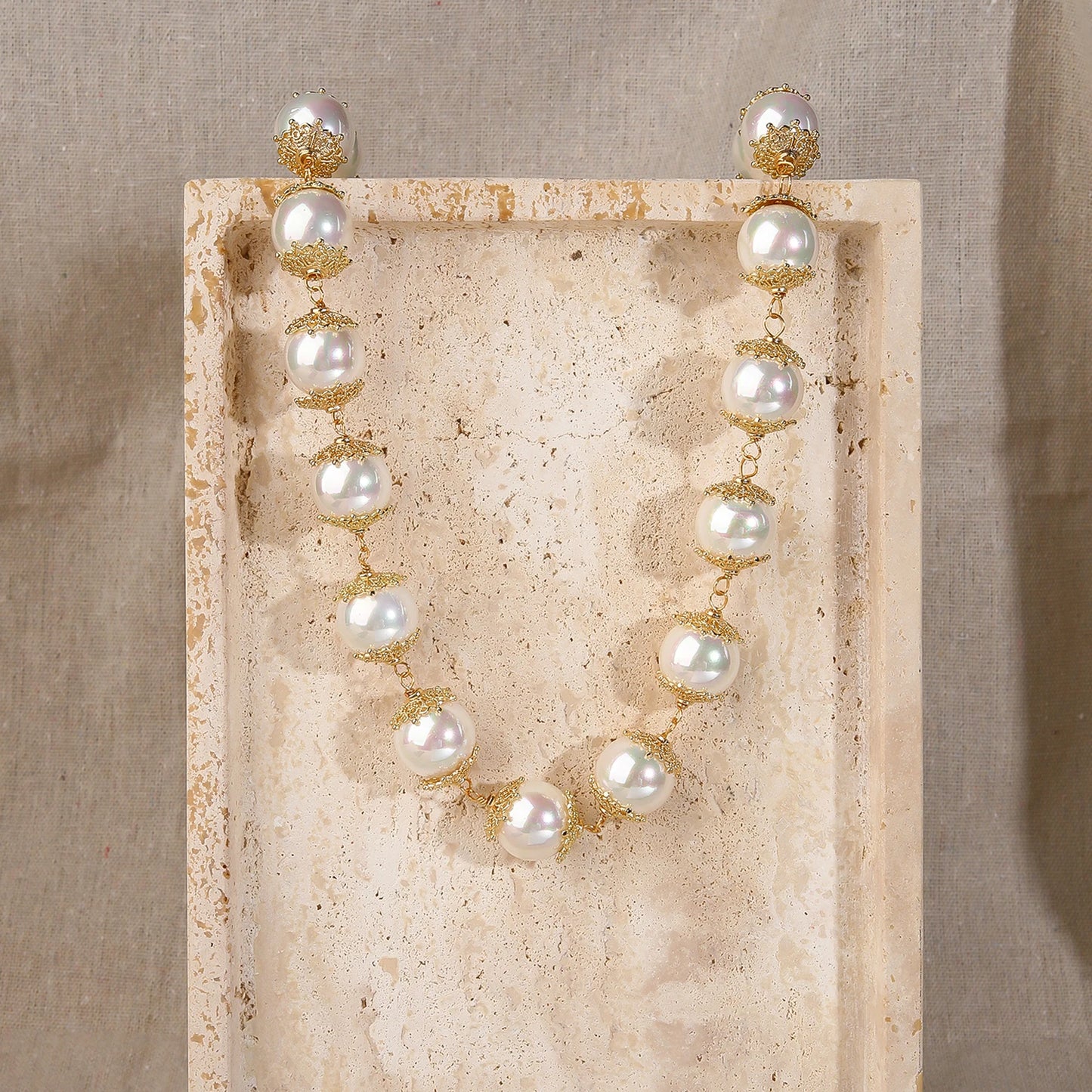17mm White Shell Pearl Necklace  Fashion Necklace Jewelry for Women Girls Weddings Parties