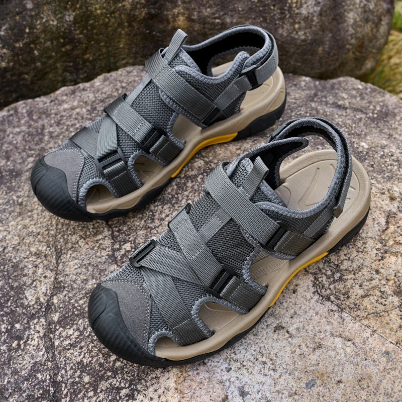 Men's Casual Mesh Outdoor Beach Sandals Fashion Light Breathable Shoes Men Anti-slip Waterproof Sandals Man Comfortable Sneakers