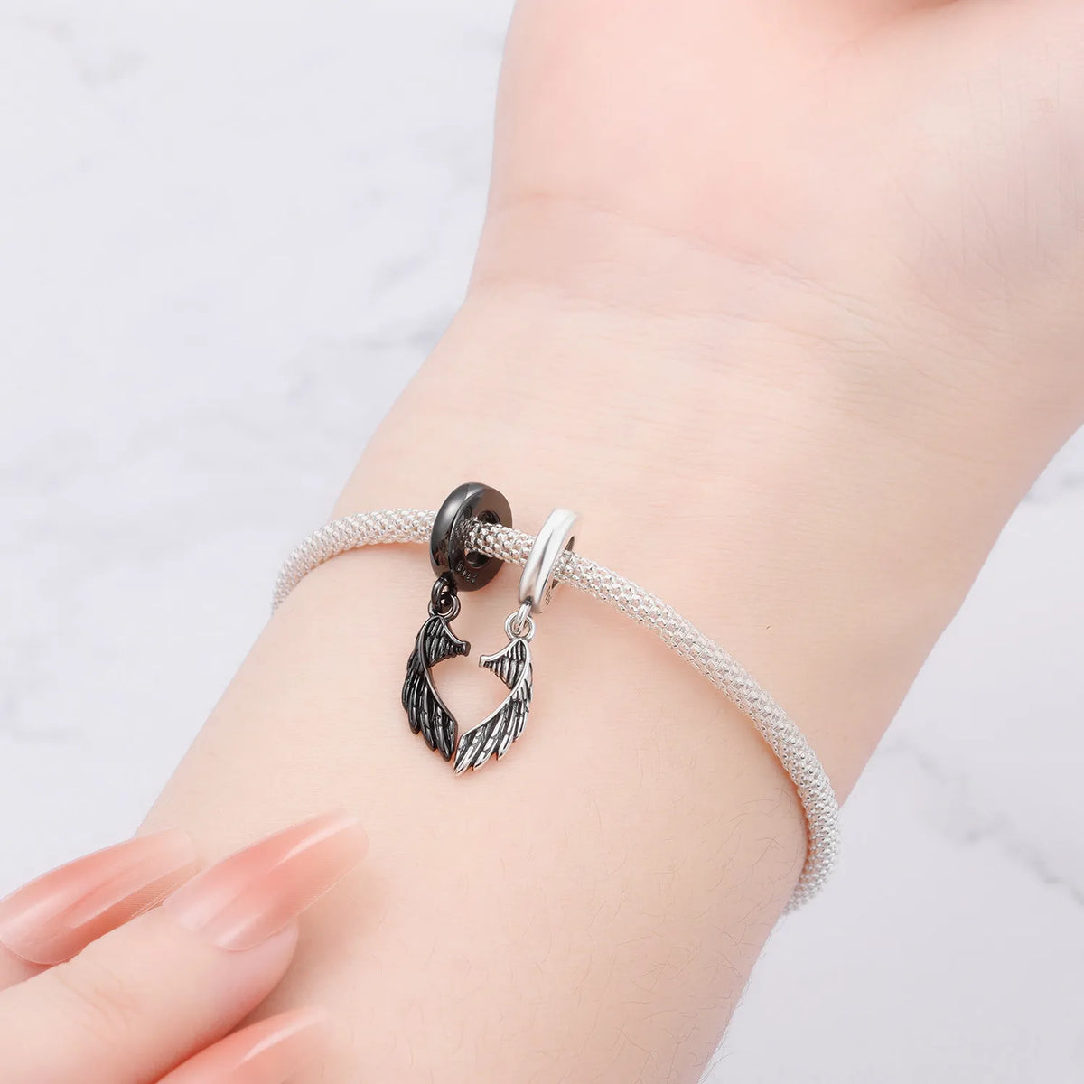 925 Sterling Silver Two-tone Symmetrical Angel Wing Pendant Necklace for Women Lucky Symbol Original Jewelry Party Couple Gift