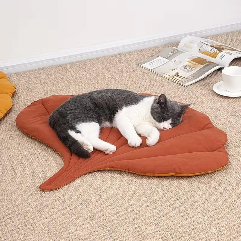 1/2PCS Leaf Shaped Cat Bed and Pet Mat Soft Washable Reversible Non-Slip Cushion for Cats and Dogs Indoor Travel Camping Pet Bed