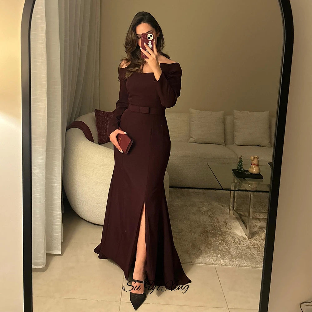 Simple Burgundy Jersey Prom Dress Elegant Mermaid Long Sleeves Evening Dress with Side Slit Classic Boat Neck Celebrity Gowns