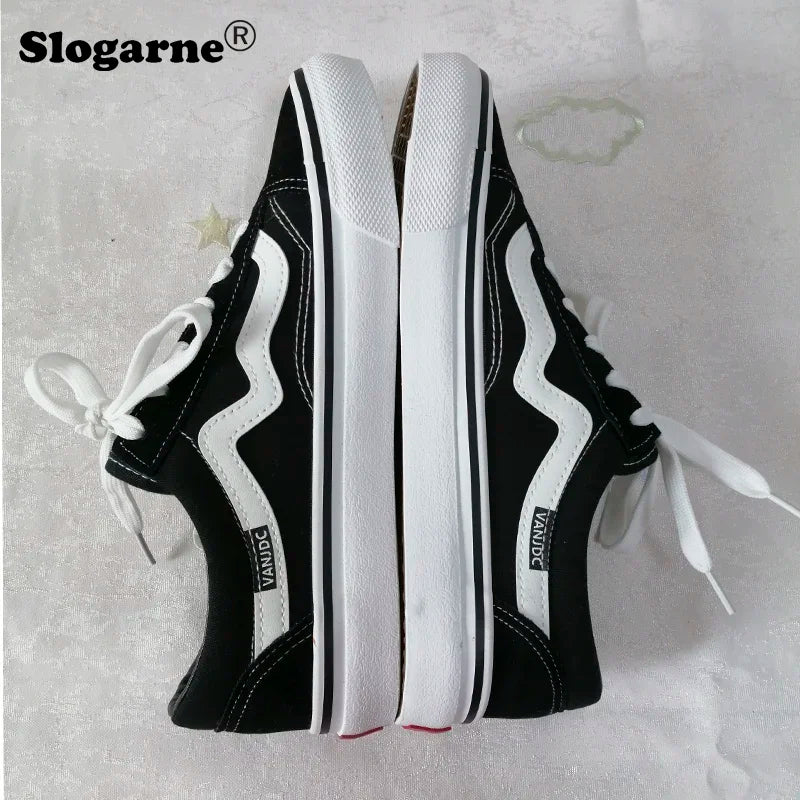Lady Autumn Winter Casual Sneakers Women Comfort Canvas Shoes Men Loafers Unisex Students Casual Sports Shoes Flat Walking Shoes