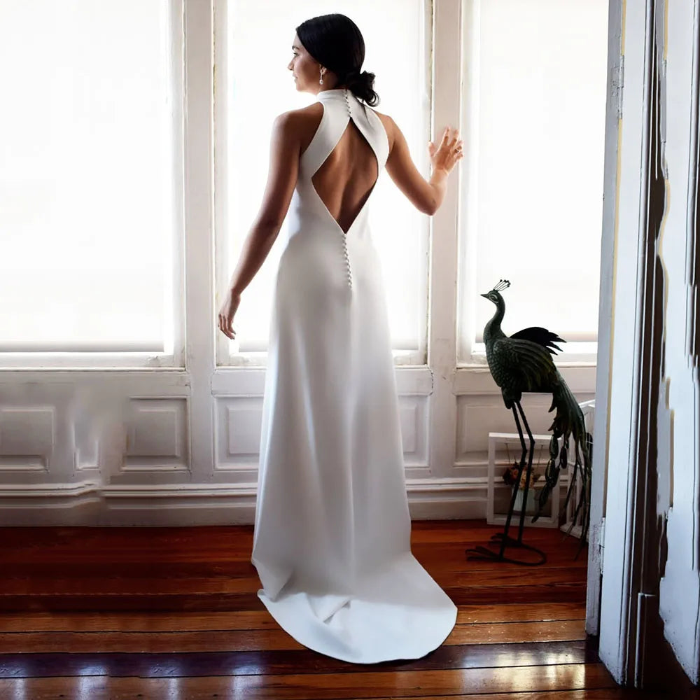 Customized Modern Bridal Dress 2025 Wedding Dress Halter Neck Backless Buttons Bridal Dress Elegant Sheath Wedding Party Dress