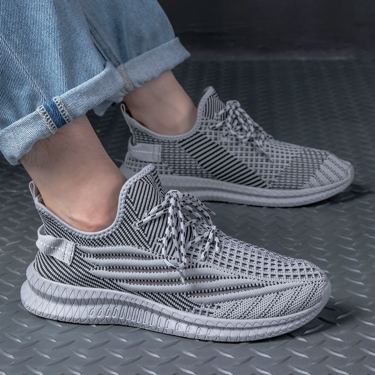 2023 Mesh Men casual shoes Summer Breathable Sneakers Comfortable Lightweight Walking Footwear Male Running Sport Shoes