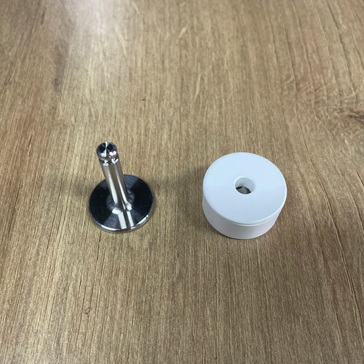 PVC Magnetic Lock White Cap with Stainless Steel Pin Plastic Lock for Restraint Belt Accessories Tools