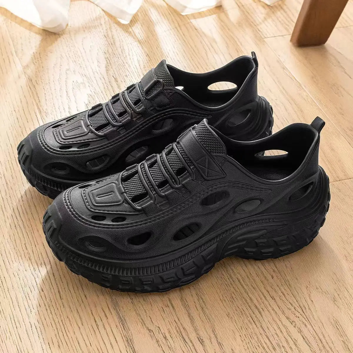 Outdoor Water Shoes Unisex Breathable EVA Clog Summer Sandals Men's Wearable Hiking Shoes Couples Casual round Toe Thongs