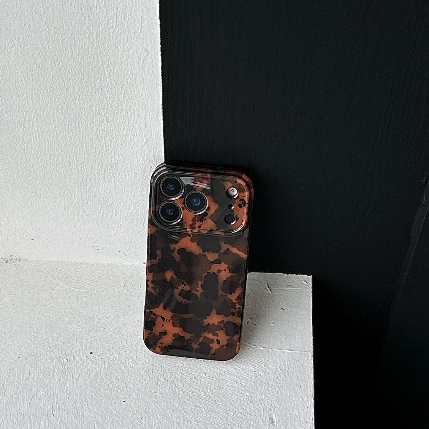 Retro Stylish Amber Color Lamber Pattern Glossy Phone Cover Case for iPhone 17 16 15 14 13 12 Pro Max Plus Air