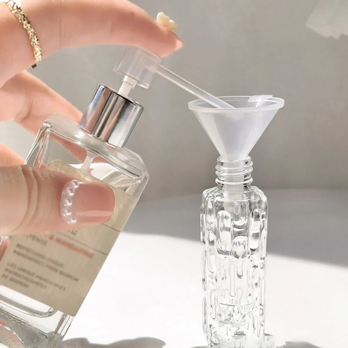 Perfume Bottle 1pc 10ml Glass Spray Bottle Aluminum Line Mist Sprayer Head Perfume Dispenser Bottle Press Empty Bottle Travel