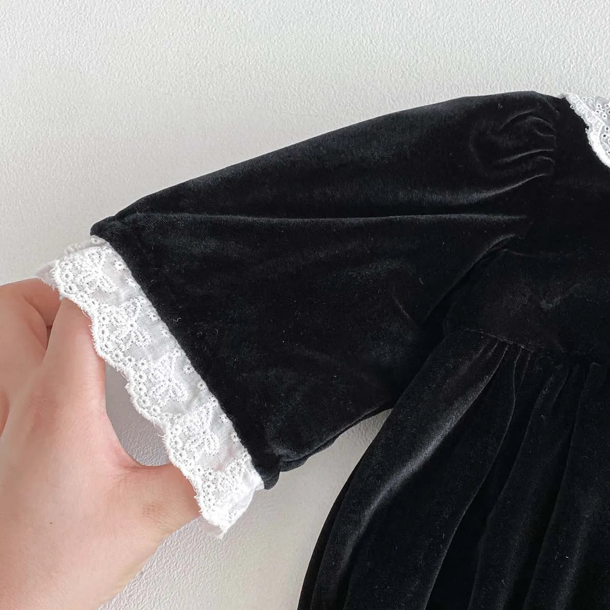 Spring and Autumn Baby Girl Black Lace Crew Neck Jumpsuit, Baby Girl Autumn Long Sleeve Dress Jumpsuit, Very Suitable for Going Out