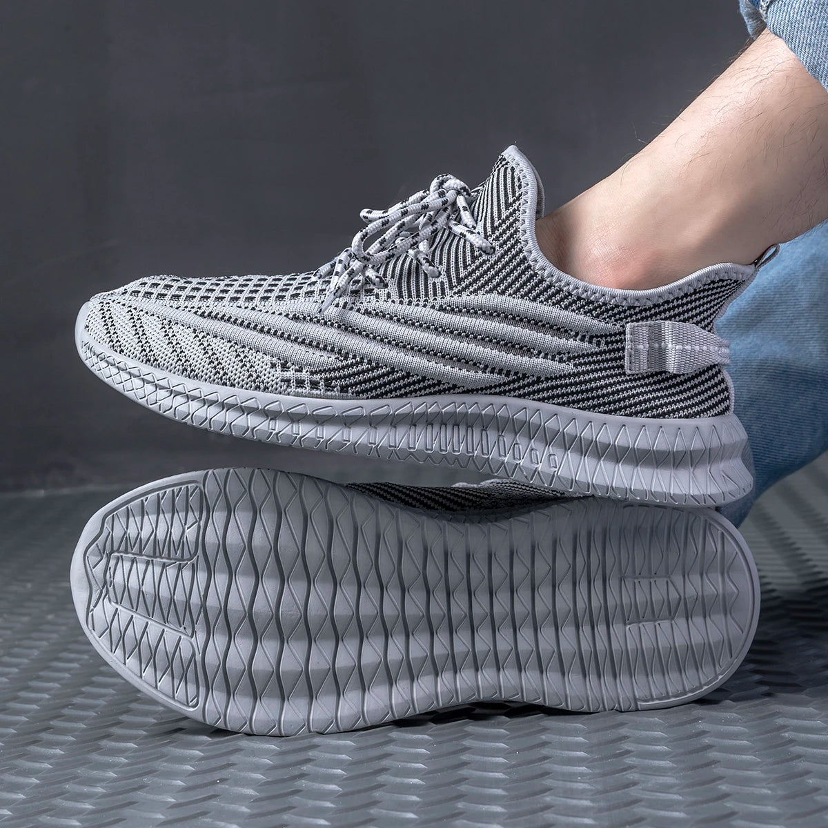 2023 Mesh Men casual shoes Summer Breathable Sneakers Comfortable Lightweight Walking Footwear Male Running Sport Shoes