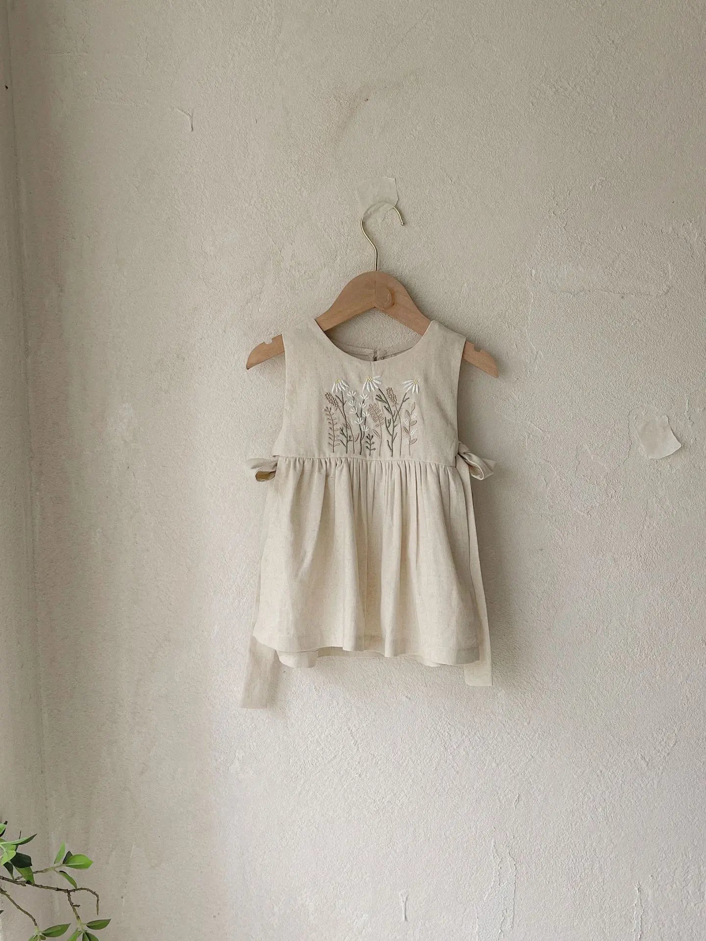 7618-1 Girl Baby Dress  Autumn New Flowers Embroidered Girl's Dress Butterfly Strap Apron Sleeveless Suspender Dress