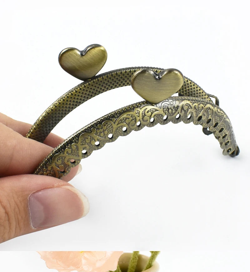 1/2/5/10Pcs 8.5cm Embossed Metal Bags Handle Purse Frame Kiss Clasp for Coin Wallet DIY Handmade Sewing Brackets Bag Accessories