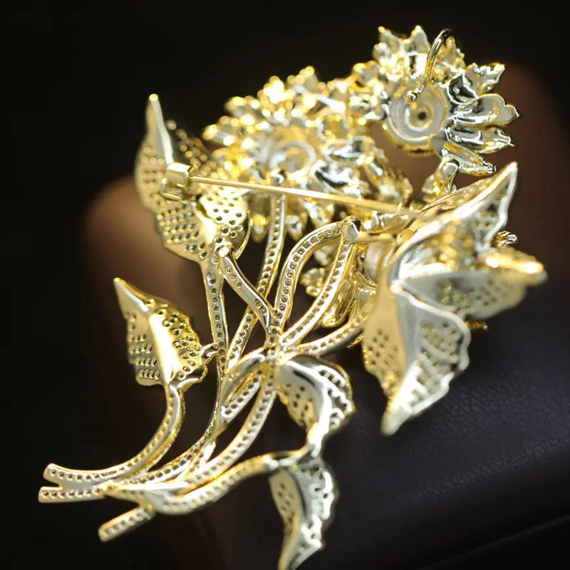 2026 Woman Brooches Luxury Designer Rose Butterfly Dragonfly Vase Bow Broche Pin Micro-inlaid Zircon Elegant Coat Accessories